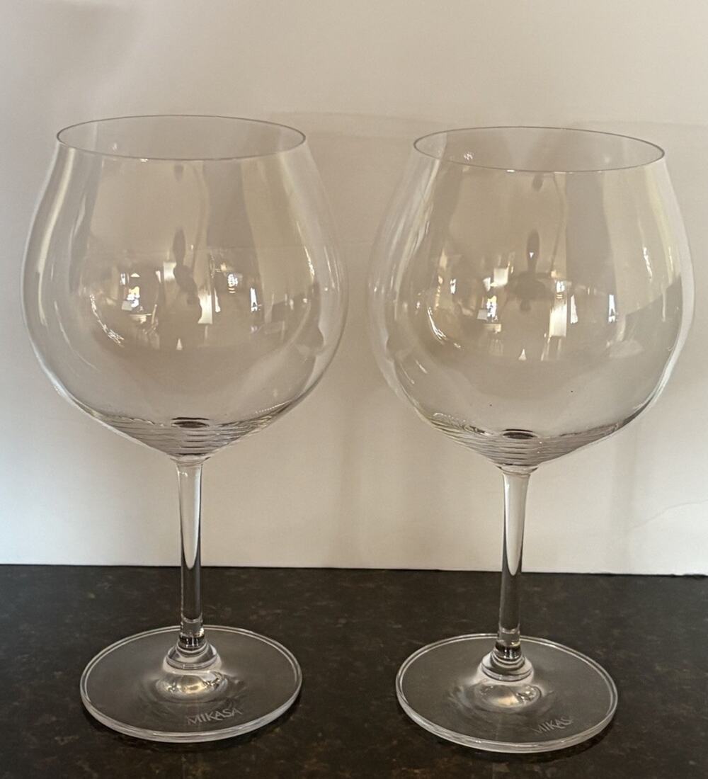 Set of 2 M by Mikasa Crystal Wine Glasses Goblet 8.5" Water Pinot Noir Stem